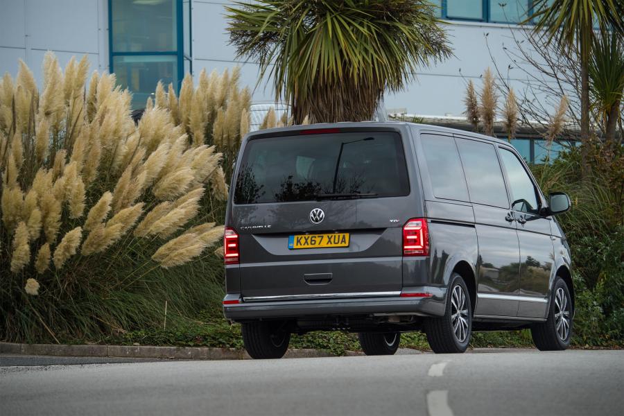  Volkswagen Caravelle (T6) 2015 года  (UK) (фото 16 из 20)